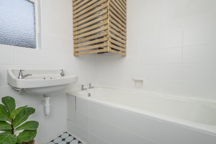 2 Bedroom Property for Sale in Kenilworth Western Cape